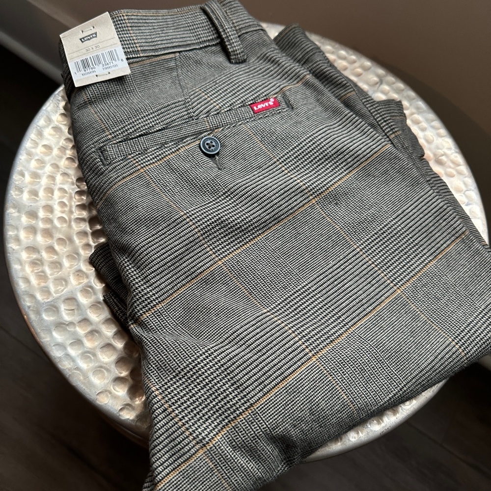 Levi's Plaid Chino Pants - NEW WITH TAGS
